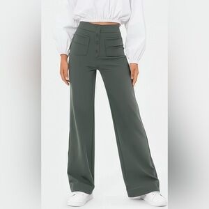Halara pull on wide leg pants . NWT size medium